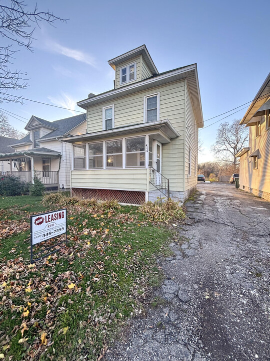 410 Clifford St in Lansing, MI - Foto de edificio