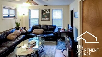 2326 N Southport Ave in Chicago, IL - Building Photo - Building Photo