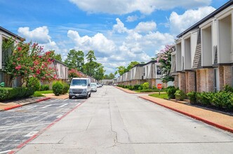 12633 Memorial Dr in Houston, TX - Building Photo - Building Photo