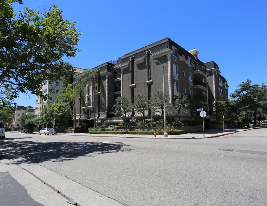 The Rossmore in Los Angeles, CA - Building Photo