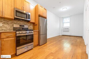 200 Sackett St, Unit 1F in Brooklyn, NY - Building Photo