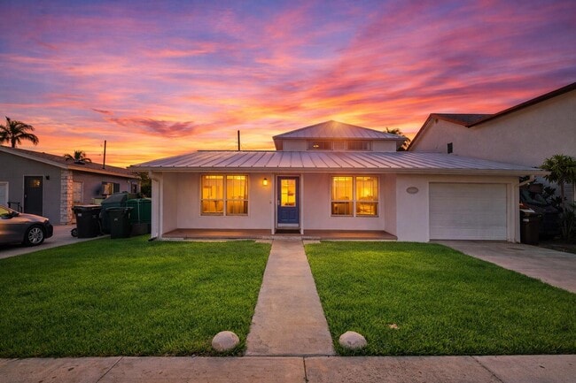 property at 1828 N Palmway