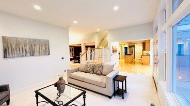 620 177th Ln NE in Bellevue, WA - Building Photo - Building Photo