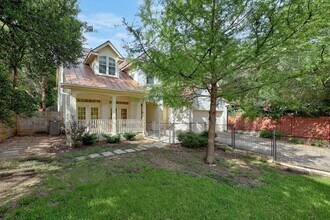 823 E 38th St in Austin, TX - Building Photo - Building Photo