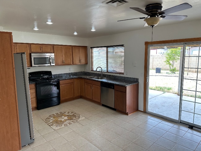 2213 W Riviera Dr in Tempe, AZ - Building Photo - Building Photo