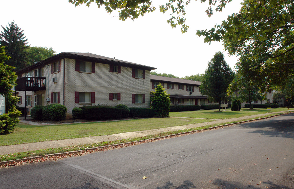 Sutton Place Apartments in Allentown, PA - Foto de edificio