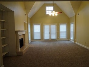 212 Hedgewood Dr in Hampton, GA - Building Photo - Building Photo