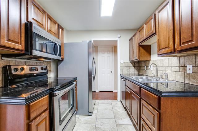property at 811 Brentwood Ln