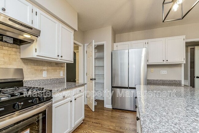 105 Woodshire Ln in Chapel Hill, NC - Building Photo - Building Photo