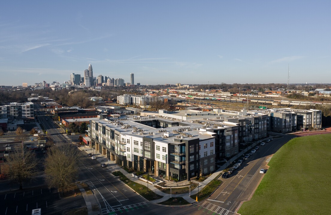 NoDa Flats in Charlotte, NC - Building Photo