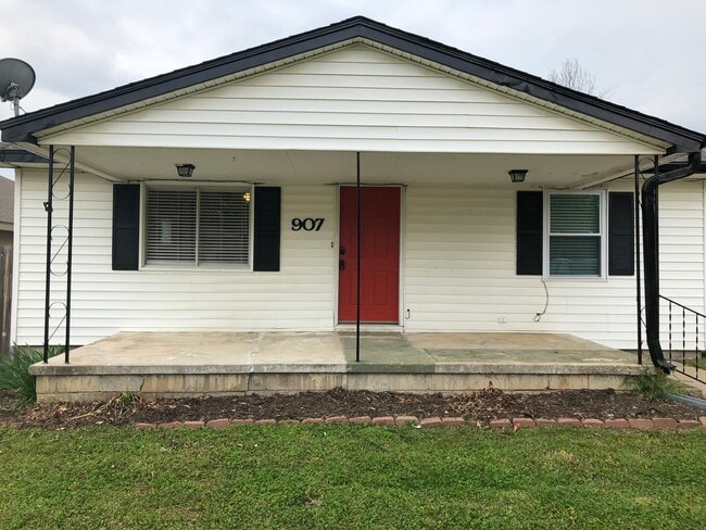 907 N Osage Ave in Claremore, OK - Foto de edificio - Building Photo