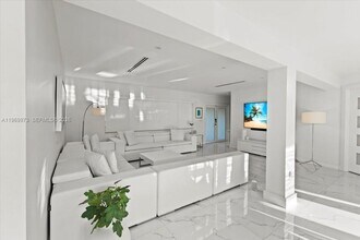 12930 Oleander Rd in North Miami, FL - Building Photo - Building Photo