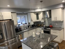 13807 Eastland St in Rockville, MD - Building Photo