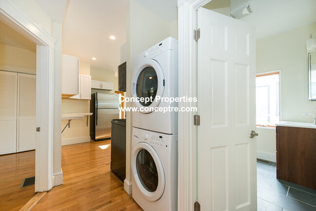 301 Alewife Brook Pkwy in Somerville, MA - Building Photo - Building Photo