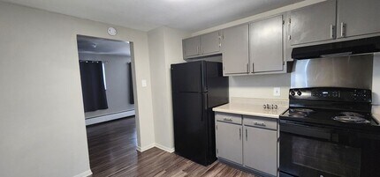 7095 W 13th Ave in Lakewood, CO - Building Photo - Building Photo