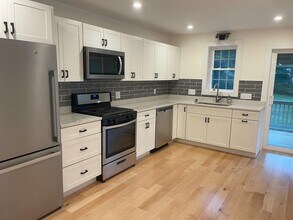 92 Camp Kiniya Rd in Colchester, VT - Building Photo - Building Photo