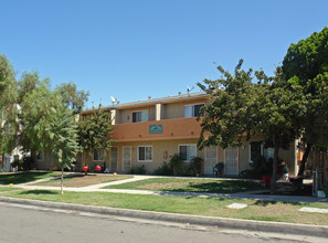 813 S Ramona Ave in Corona, CA - Building Photo - Building Photo