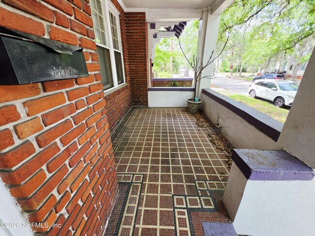 146 W 6th St in Jacksonville, FL - Foto de edificio - Building Photo