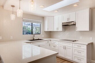 7733 Lucia Ct in Carlsbad, CA - Building Photo - Building Photo