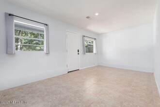 4072 Spring Park Cir in Jacksonville, FL - Building Photo - Building Photo