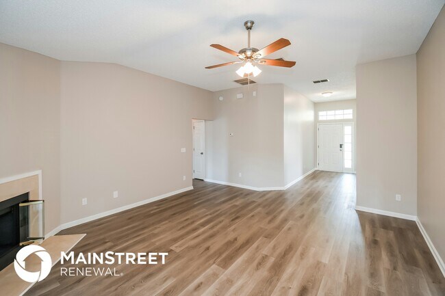 13968 Crestwick Dr E in Jacksonville, FL - Building Photo - Building Photo