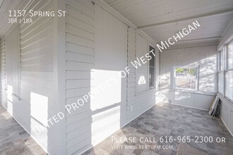 1157 Spring St in Muskegon, MI - Building Photo - Building Photo
