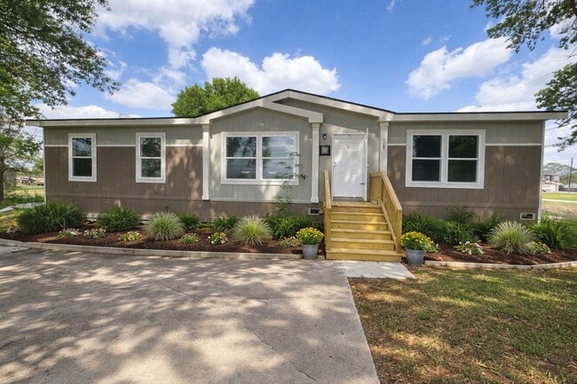 property at 119 S 8th St