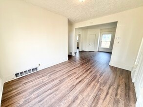 1507 Garfield Ave SW in Canton, OH - Foto de edificio - Building Photo