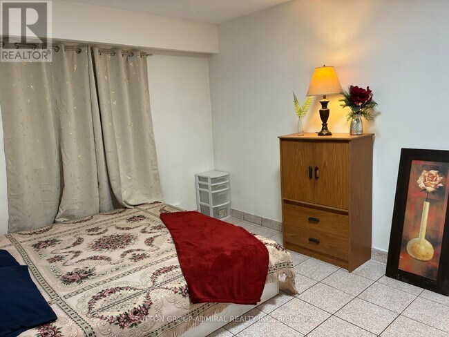 56 Garthdale Ct in Toronto, ON - Building Photo - Building Photo