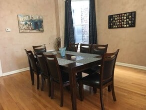 1339 N Western Ave in Chicago, IL - Foto de edificio - Building Photo