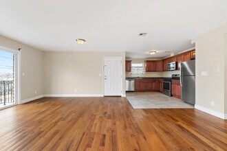 270 S 20th St, Unit 2 in Newark, NJ - Foto de edificio - Building Photo