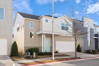 15101 Forum Ave in Pflugerville, TX - Foto de edificio - Building Photo