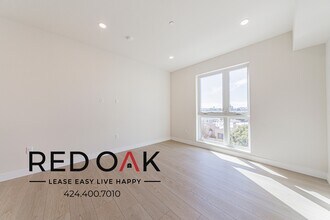 5320 Cartwright Ave in Los Angeles, CA - Building Photo - Building Photo