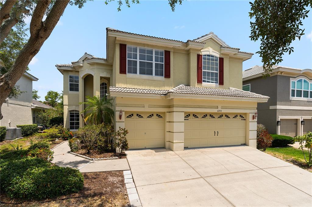 2298 Hannah Way N in Dunedin, FL - Building Photo
