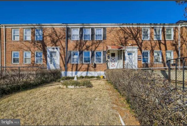 4012 Edgewood Rd photo'