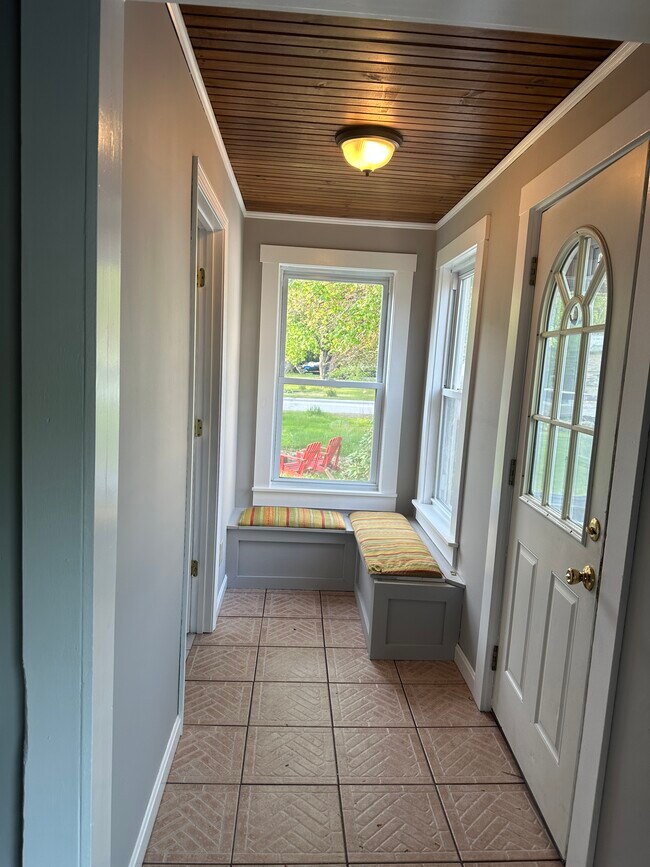 179 Maple Ave, Unit Duplex in Claremont, NH - Building Photo - Building Photo