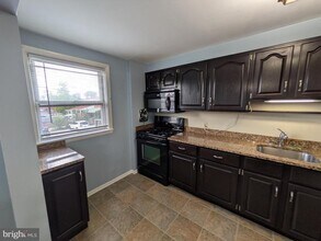 1111 Circle Dr in Arbutus, MD - Building Photo - Building Photo