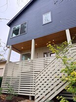 4808 SE Franklin St in Portland, OR - Building Photo