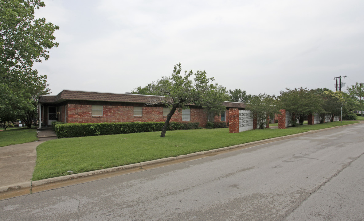 6605 Park Place Dr in Richland Hills, TX - Building Photo