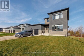 107 Sladden Ct in Blue Mountains, ON - Building Photo - Building Photo