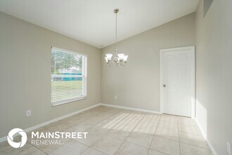 1223 NW 9th Ave in Cape Coral, FL - Foto de edificio - Building Photo