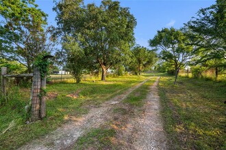 36622 Tompkins Rd in Hempstead, TX - Building Photo - Building Photo
