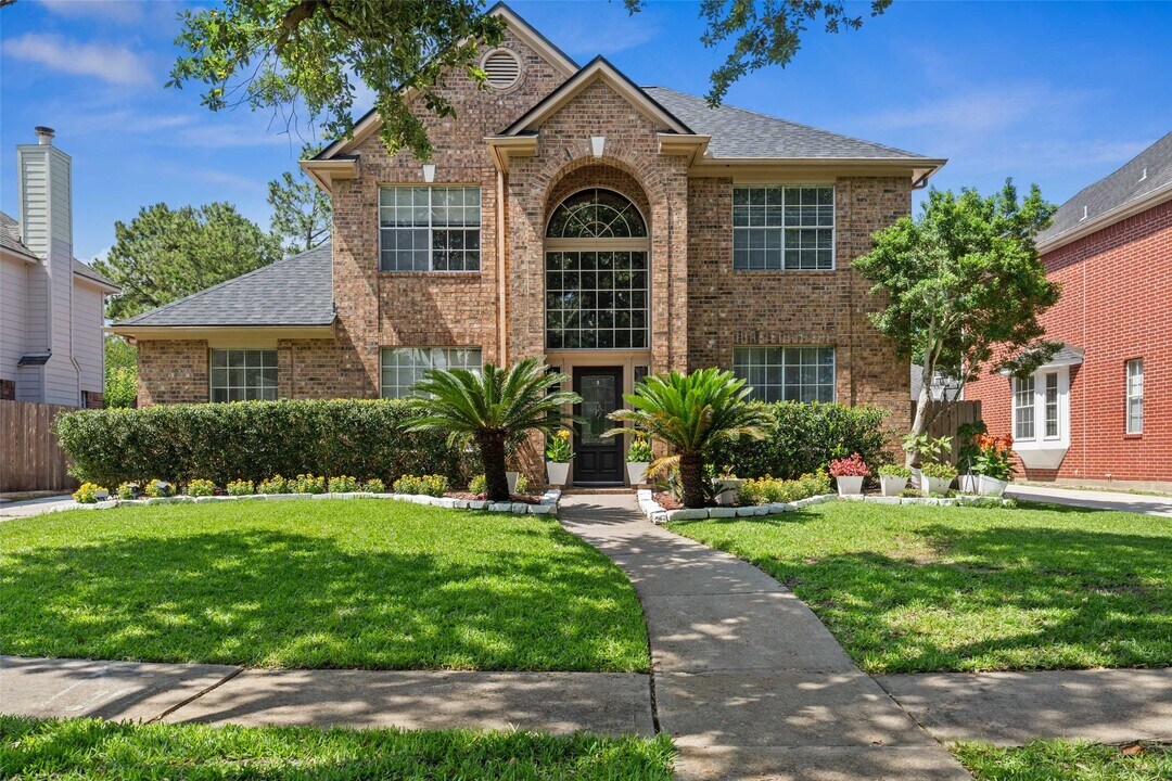2112 Shadow Bay Cir in League City, TX - Building Photo