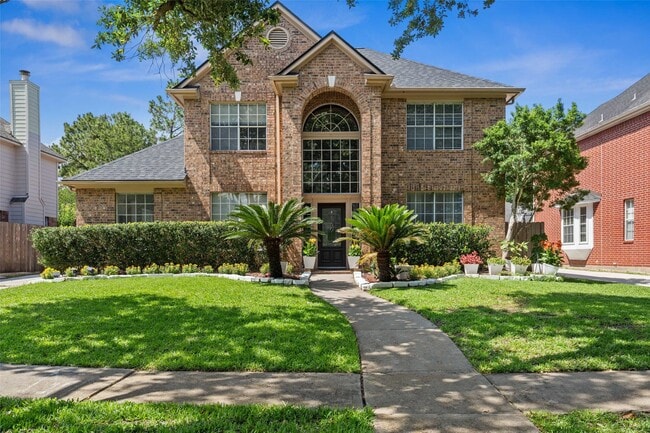 property at 2112 Shadow Bay Cir
