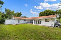 811 Capri St in Coral Gables, FL - Building Photo - Building Photo