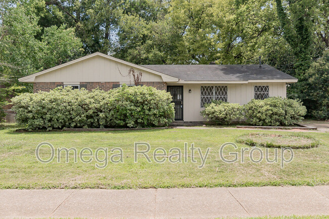 6114 Pinebrook Dr in Montgomery, AL - Building Photo - Building Photo