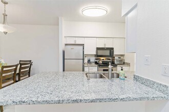 710 Bering Dr in Houston, TX - Building Photo - Building Photo