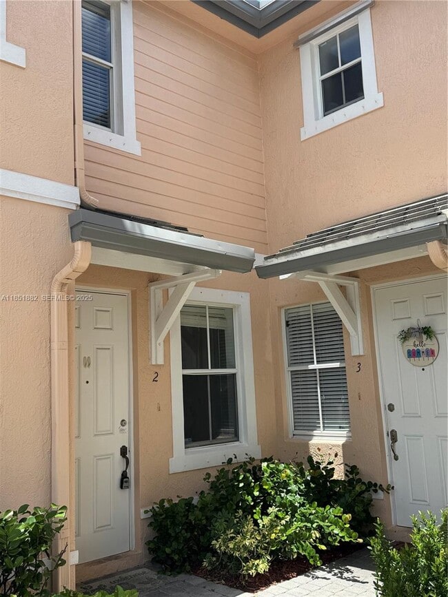 2933 SE 2nd Dr in Homestead, FL - Foto de edificio - Building Photo