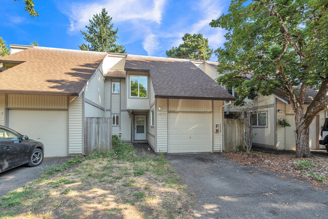 Washington Square Townhomes in Tigard, OR - Building Photo - Primary Photo