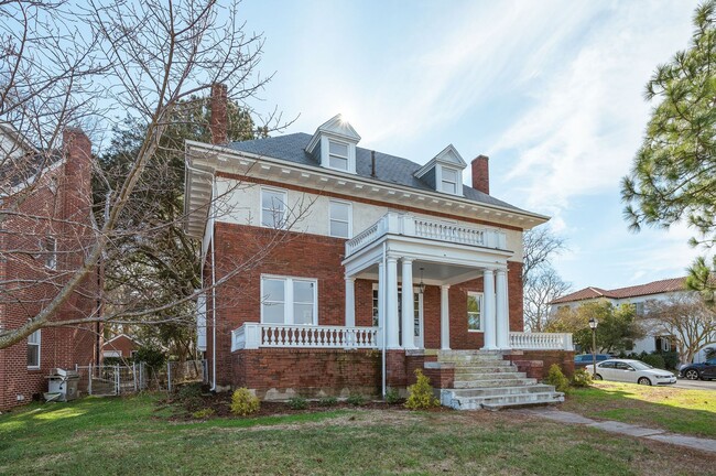 property at 559 Mayflower Rd
